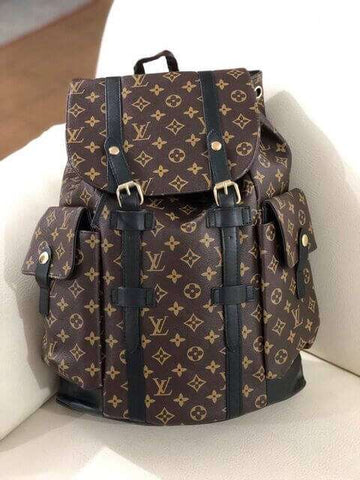 Louis Vuitton Christopher MM Backpack – Rugged Elegance in Monogram Canvas