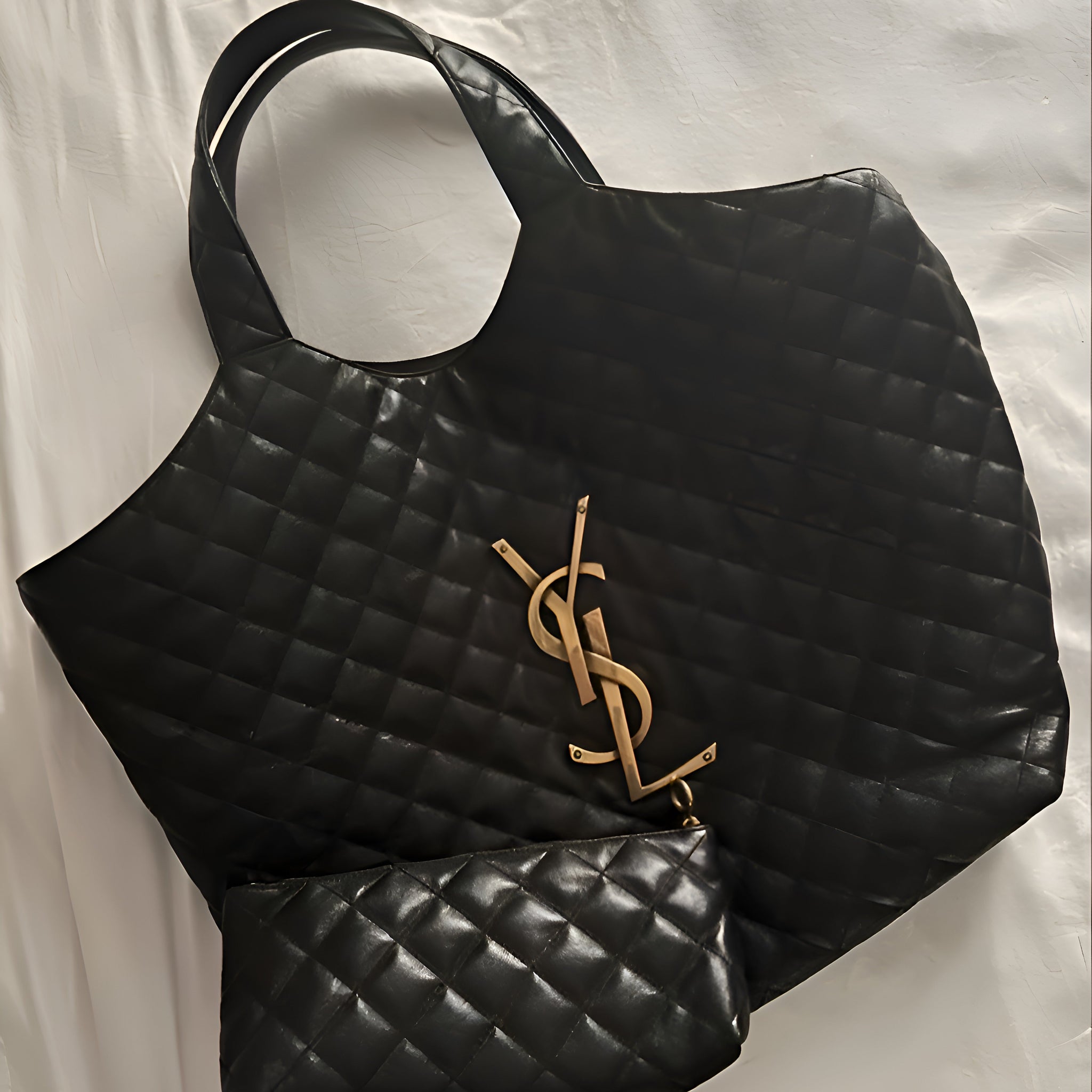 Maxi Shopping Bag with Sculpted Jewel CASSANDRE