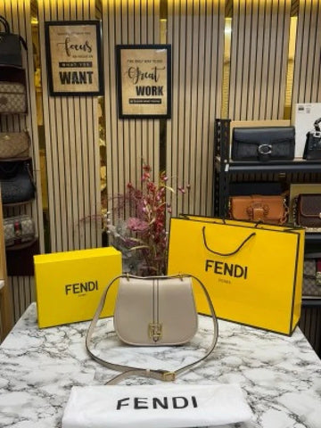 FEND I COMON FF LOGO PLAQUE HANDBAG WITH OG BOX AND DUST BAG